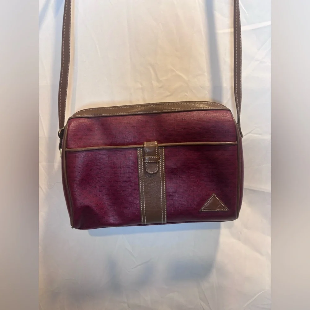 Vintage 1984 Liz Claiborne Burgundy and Brown purse great condition